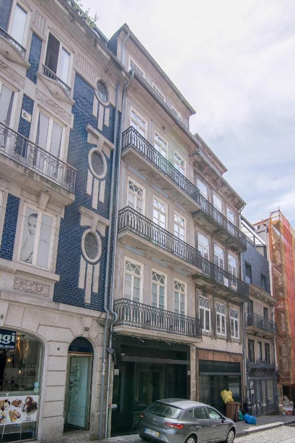 Almada 180 Apartment *