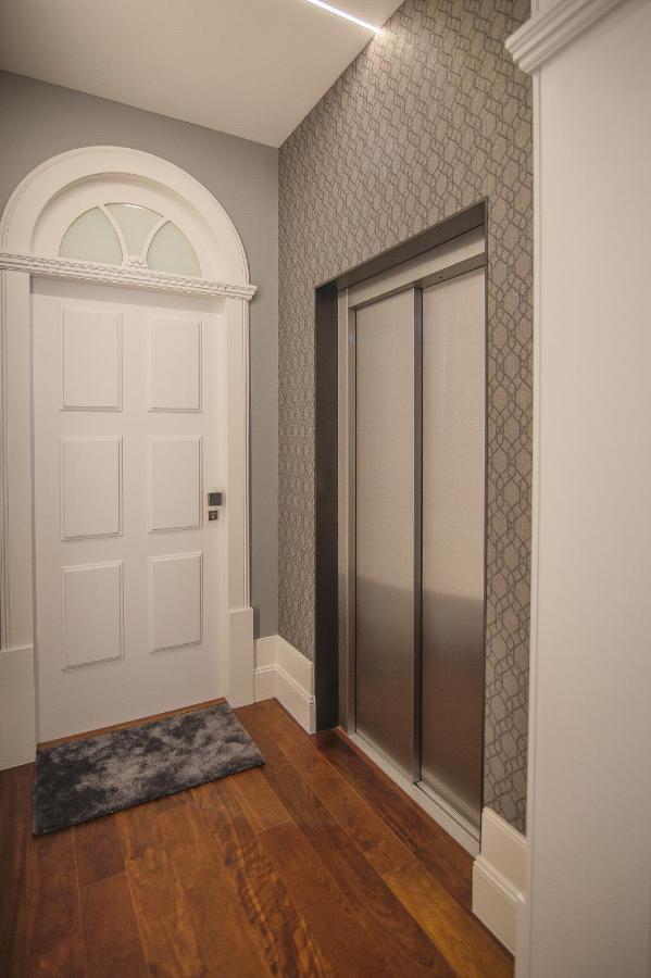 Almada 180 Apartment *